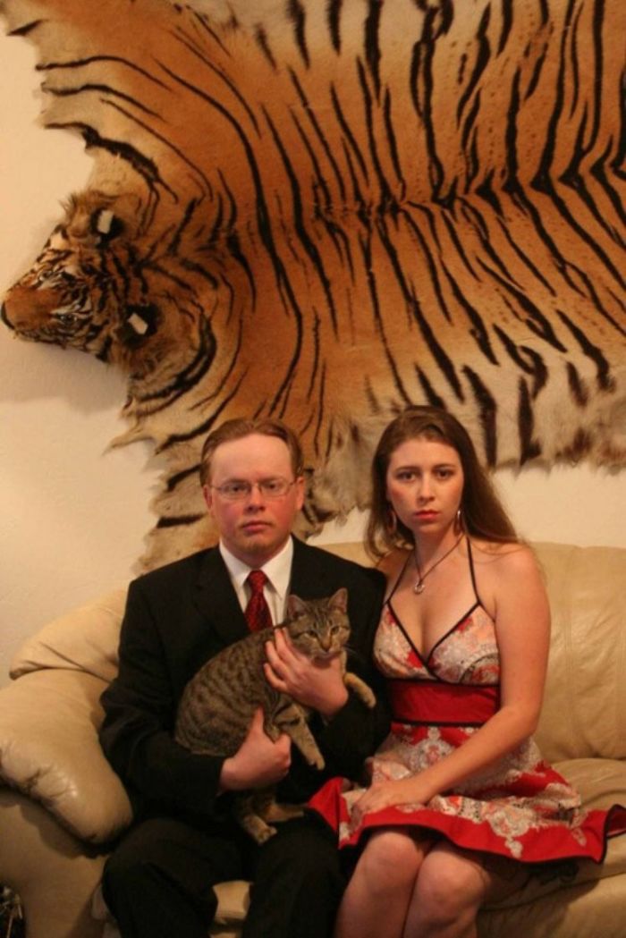 11 Awkward Family Photos That Will Make Your Family Seem Normal !
