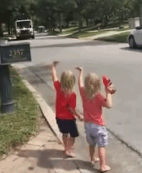 2-Year-Old Triplets Become Best Friends With Their Garbage Collectors (10+ Pics)
