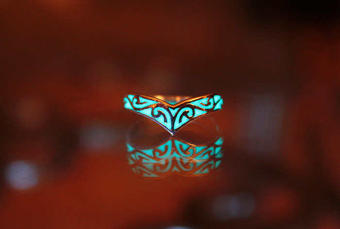 Glow-In-The-Dark-Jewelry That Will Make You Feel Magical