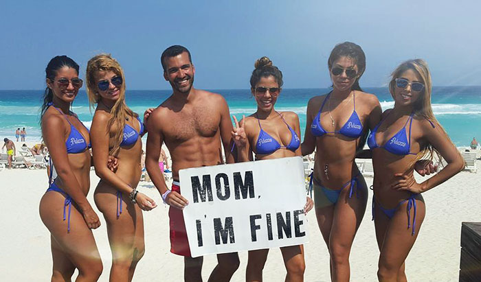 Guy Drops Everything To Travel The World But Doesn't Forget To Assure His Mom He's Fine