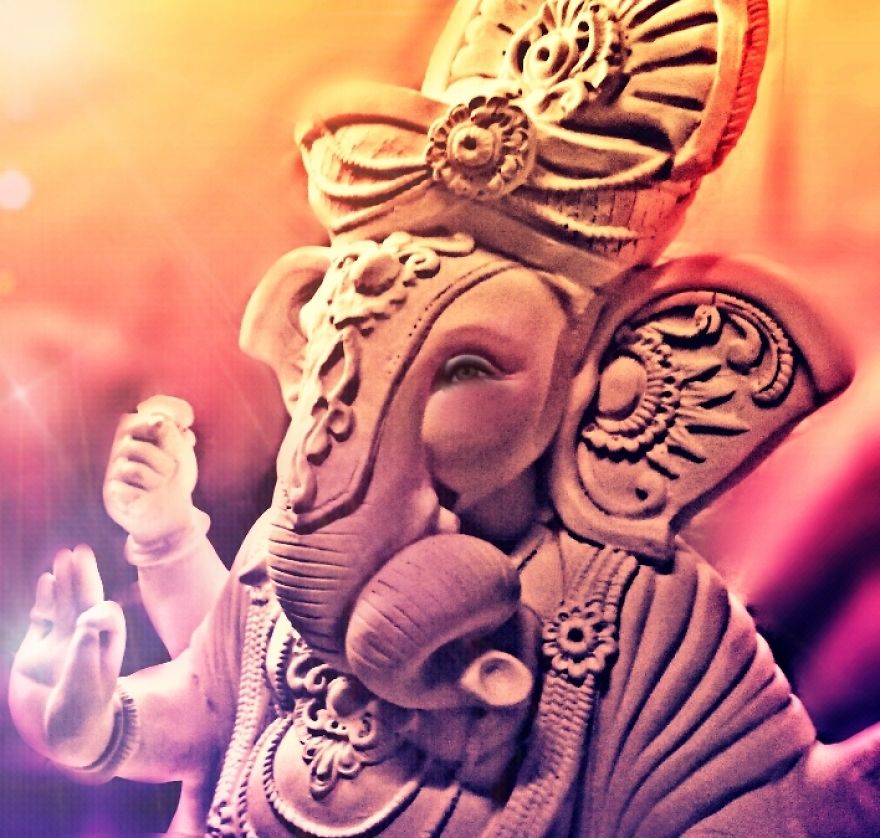 I Cover Ganesh Chaturthi With My Cell-Phone