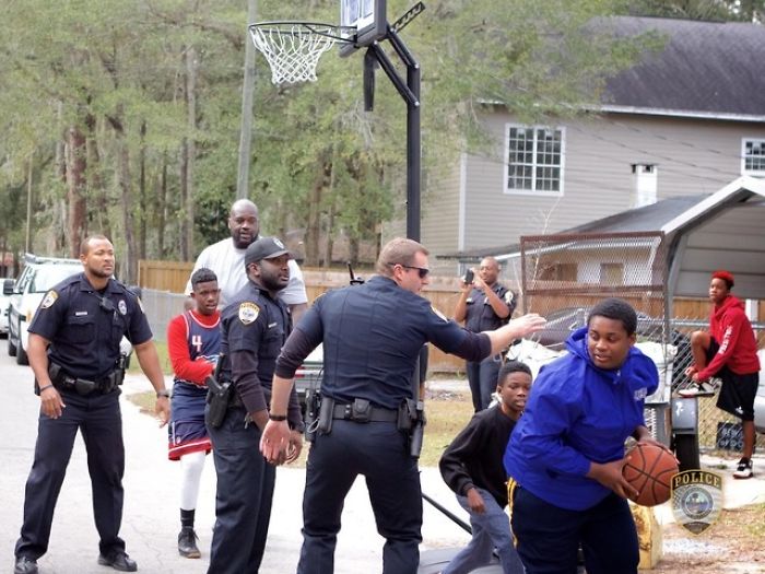 Shaq And Officers Playing Basketball With Children After Reports Of Them Playing Too Loudly