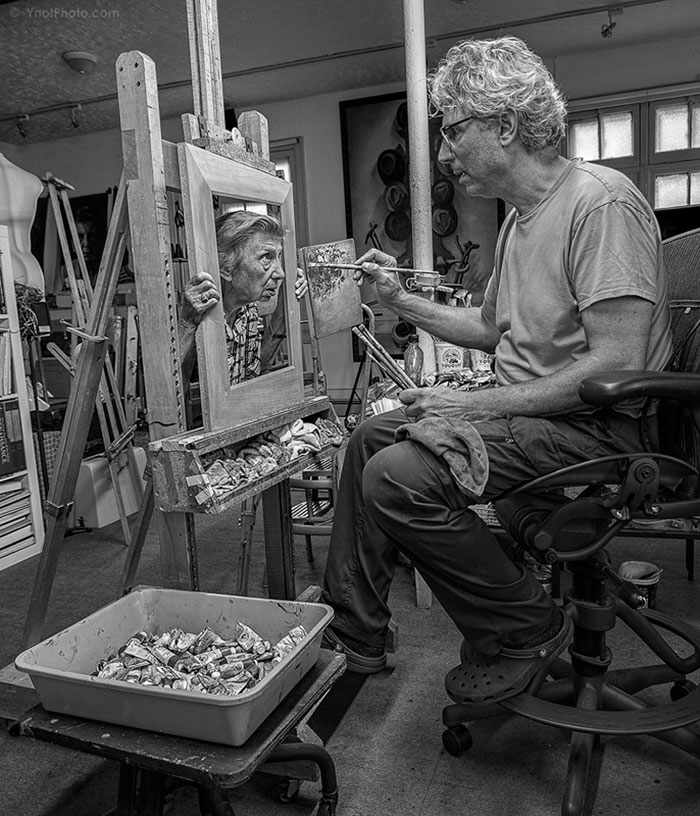 Son Creates Art Together With His 91-Year-Old Mom So She Could Feel Young Again