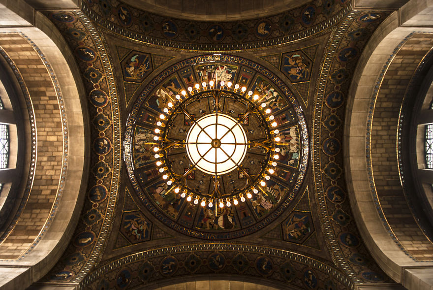 Nebraska's State Capitol Building Is Awe-Inspiring