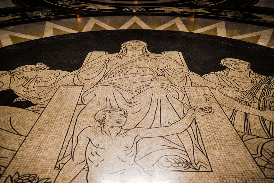Nebraska's State Capitol Building Is Awe-Inspiring