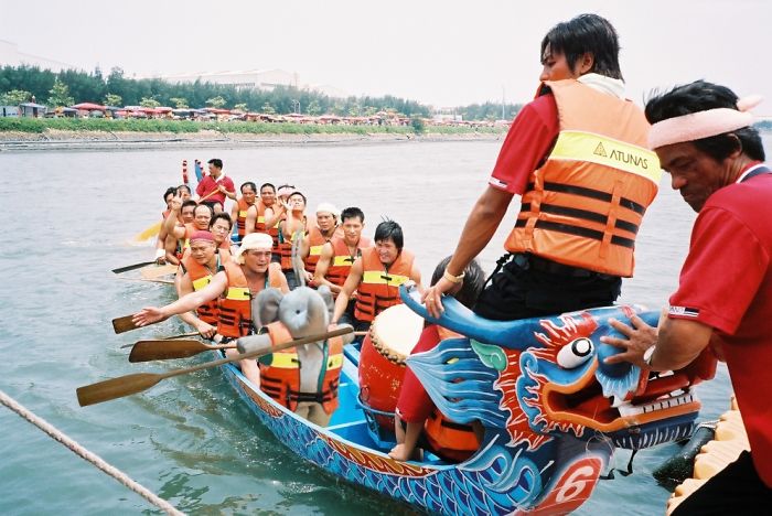 Dragon Boat Racing In Taiwan ...