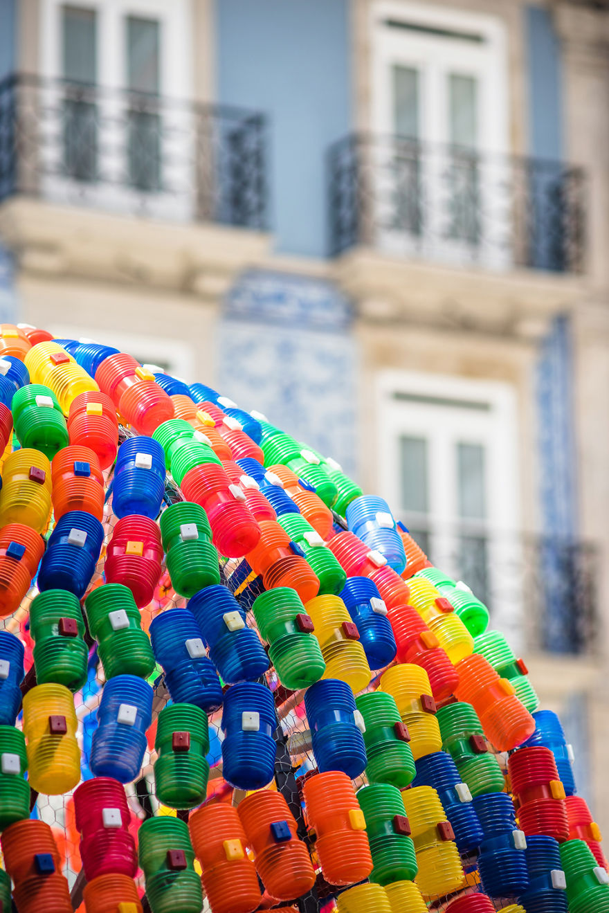 Temporary Installation Aims To Create A Color Sphere From The Traditional S. João Hammers