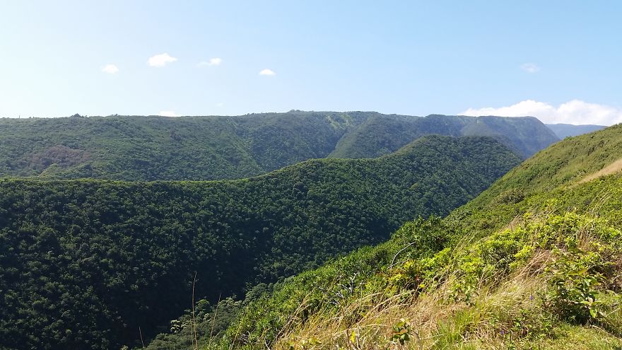 I Hiked 6 Miles Round Trip To See This View Of Pololu Valley