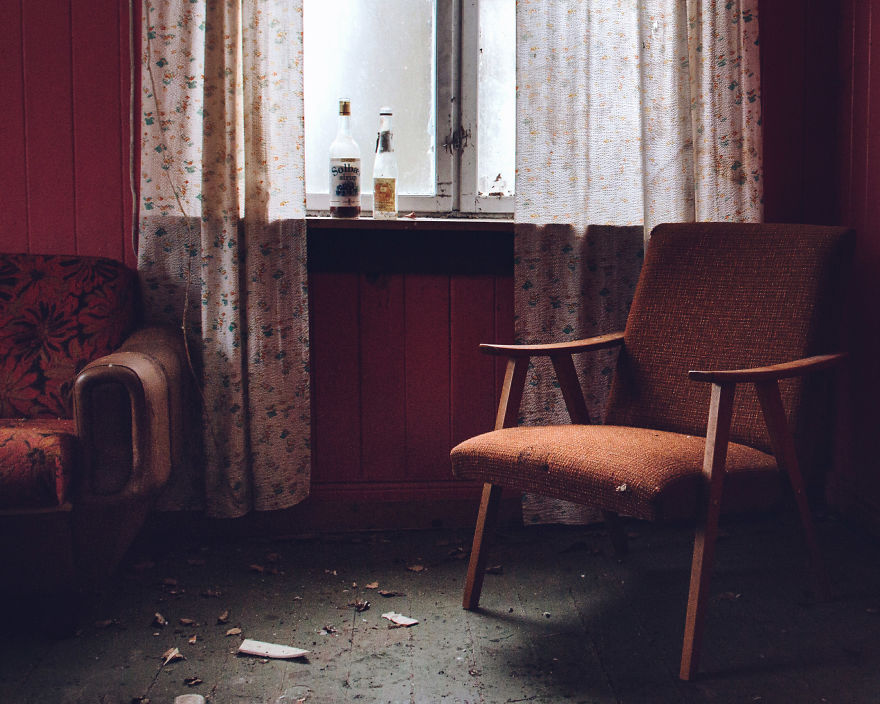 I Photograph Abandoned Scandinavian Houses