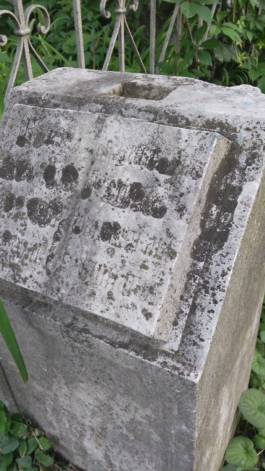 Abandoned/old Gravestones In Moldova (eastern Europe)