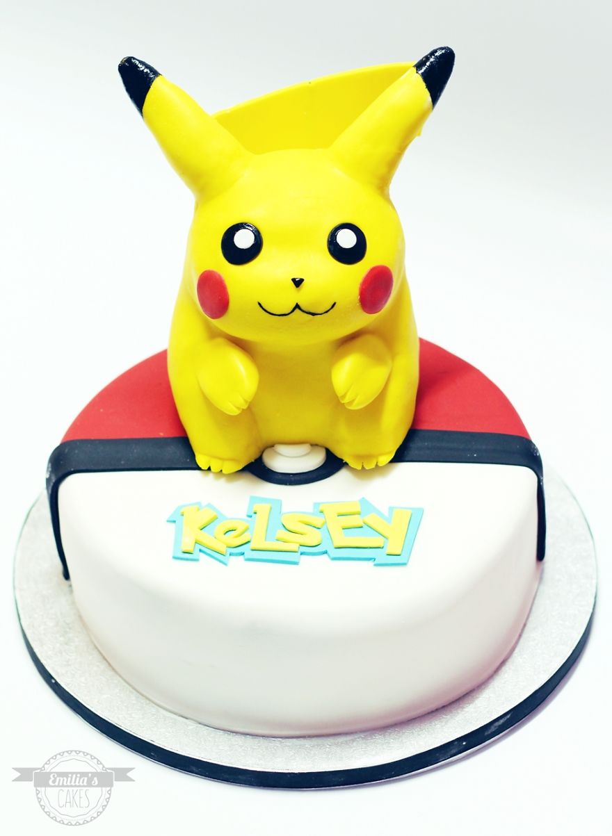 We 'Caught' Our First Pikachu! Pokemon Go - The Cake Edition