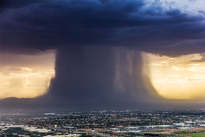 Incredibly Powerful Microburst Storm Photographed Above Phoenix
