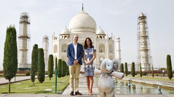 In Front Of Taj Mahal With Prince Of Wales & His Sweetheart