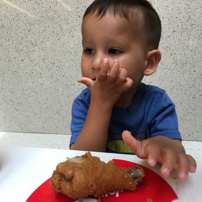 Yum! Crispy Jollibee's Chicken In My Tummy