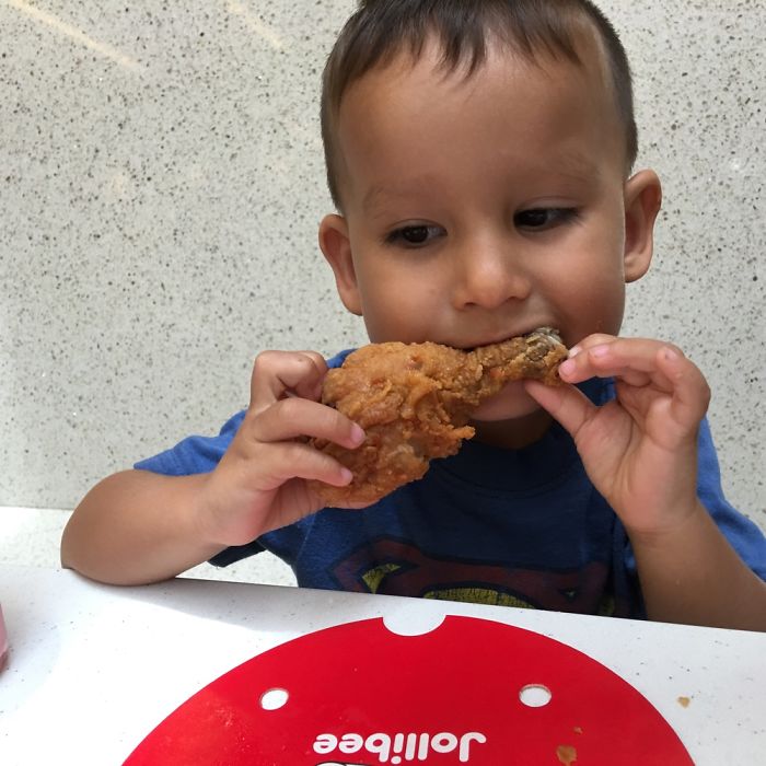 Yum! Crispy Jollibee's Chicken In My Tummy
