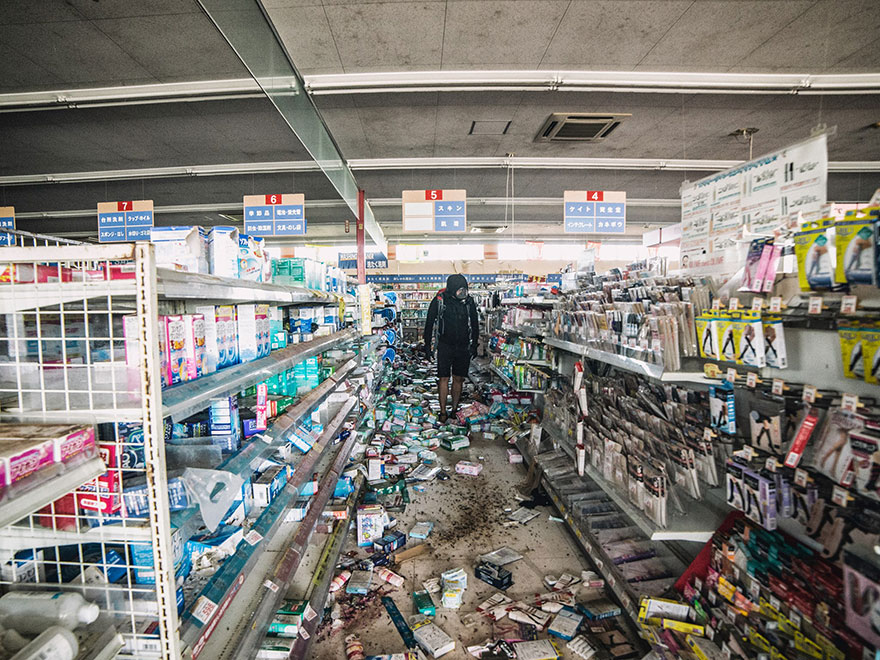 Guy Sneaks Into The Fukushima Exclusion Zone, Posts Never-Before-Seen Pics Of Town Untouched Since 2011