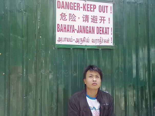 Me Beside Singapore Construction Site During My Vacation (2010). I Was The Dangerwas