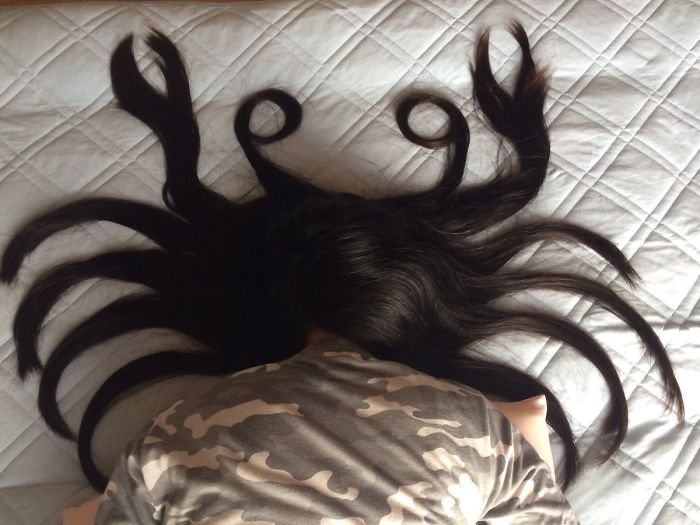 This Guy Plays With His Sleeping Sister’s Hair And Turns It Into Art