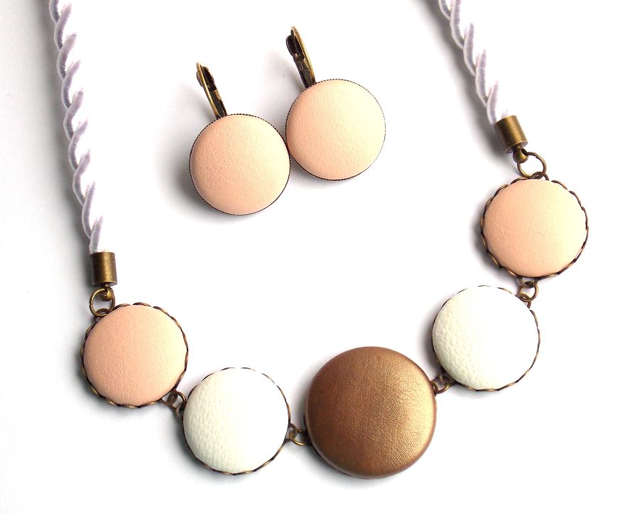 Button, Wool And A Bit Of Love