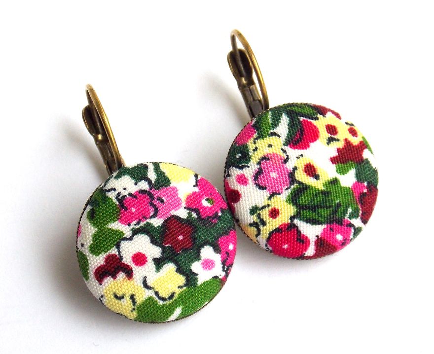 Button, Wool And A Bit Of Love