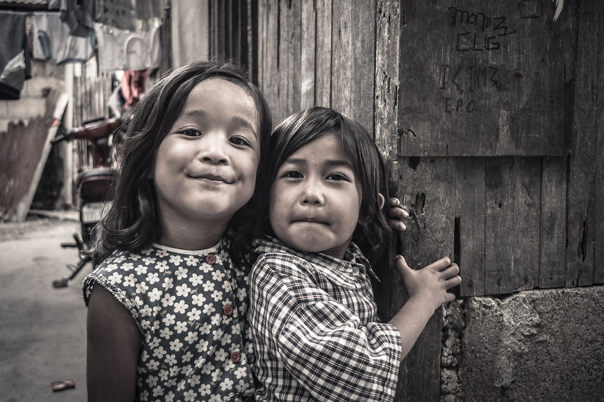I Am Going Around The Philippines To Capture The Smiles Of The Children