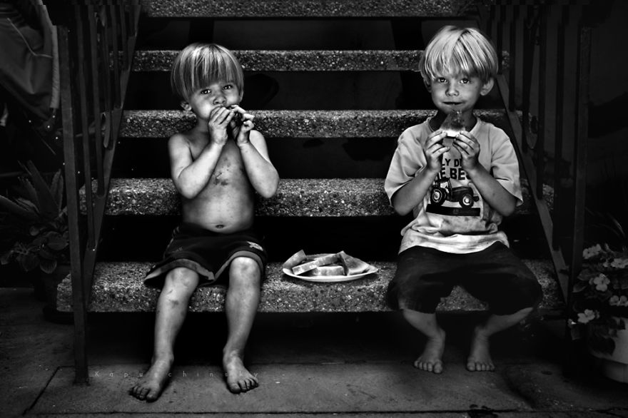 I Create Black & White Images Showing The Best Childhood Memories Are Made Without Technology