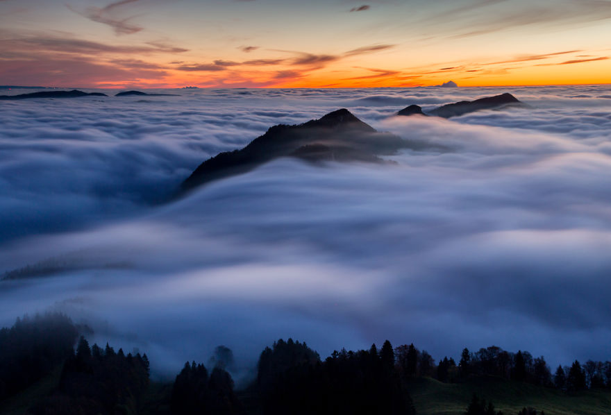 I Photographed The Waves Of Fog