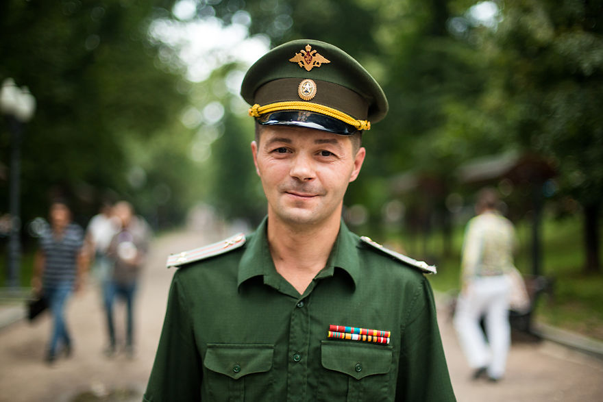 Faces Of Moscow: I Photographed 9 Portraits Of Strangers