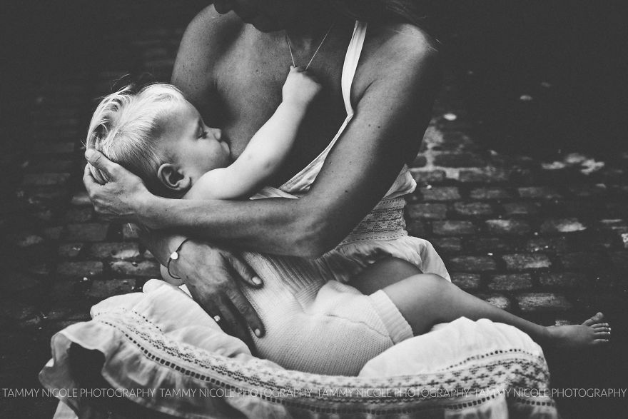 Photographer Shares Nursing Photos To Support The World Breastfeeding Week 2016