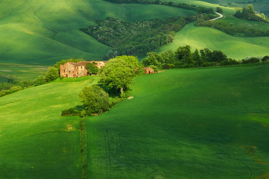 We Travelled 5,000km To Photograph Beautiful Spring In Italy