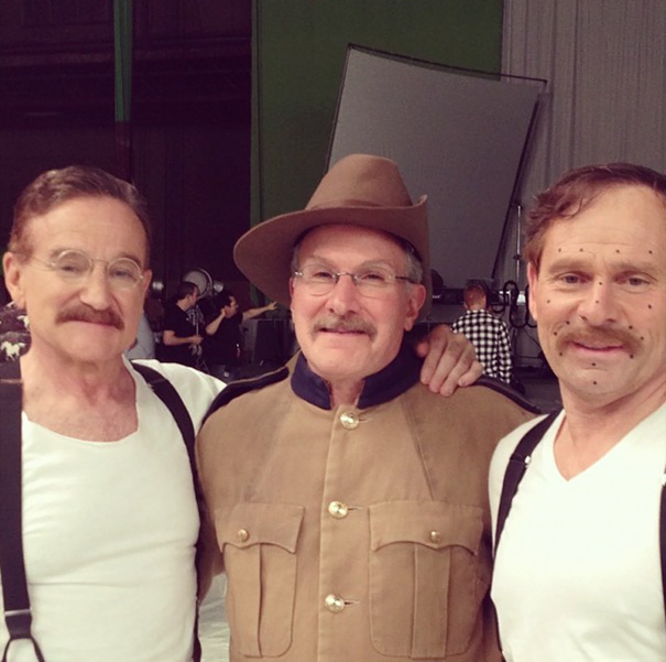 Robin Williams With His Stunt Double Mike Mitchell On The Set Of Night At The Museum 3