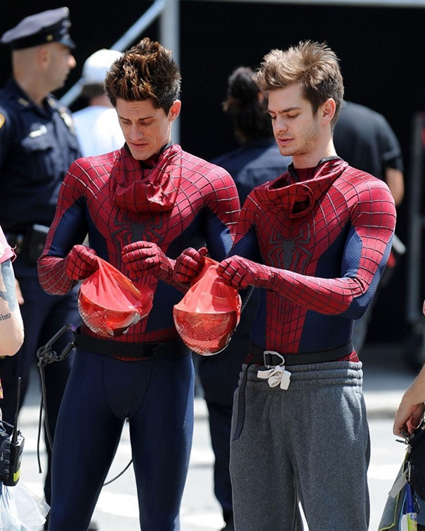 Andrew Garfield With His Stunt Double William Spencer On The Set Of Amazing Spider-Man 2