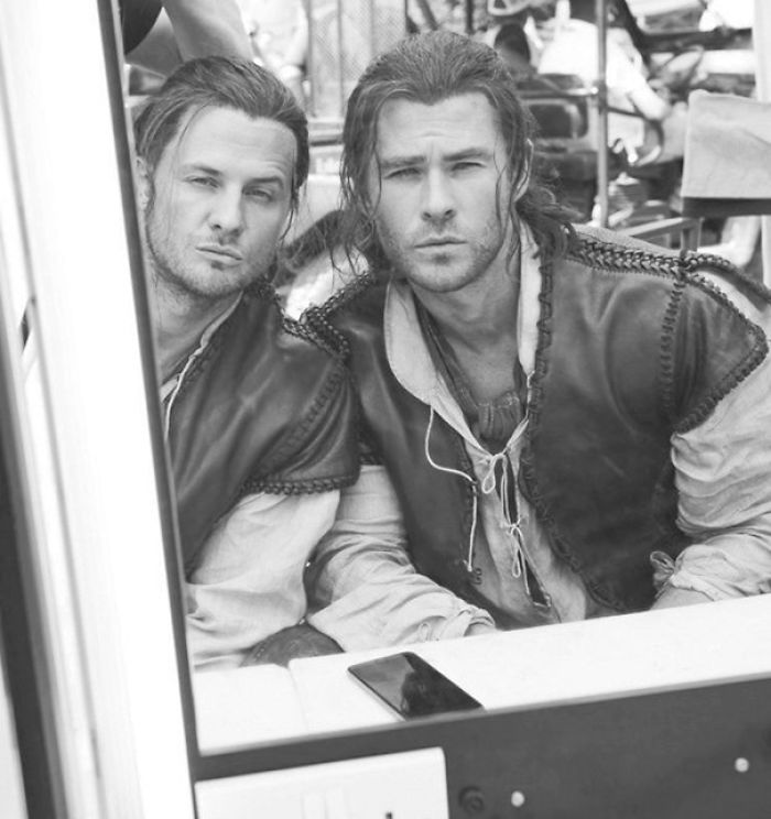 Chris Hemsworth And His Stunt Double Bobby Holland Hanton On The Set Of The Huntsman: Winter's War