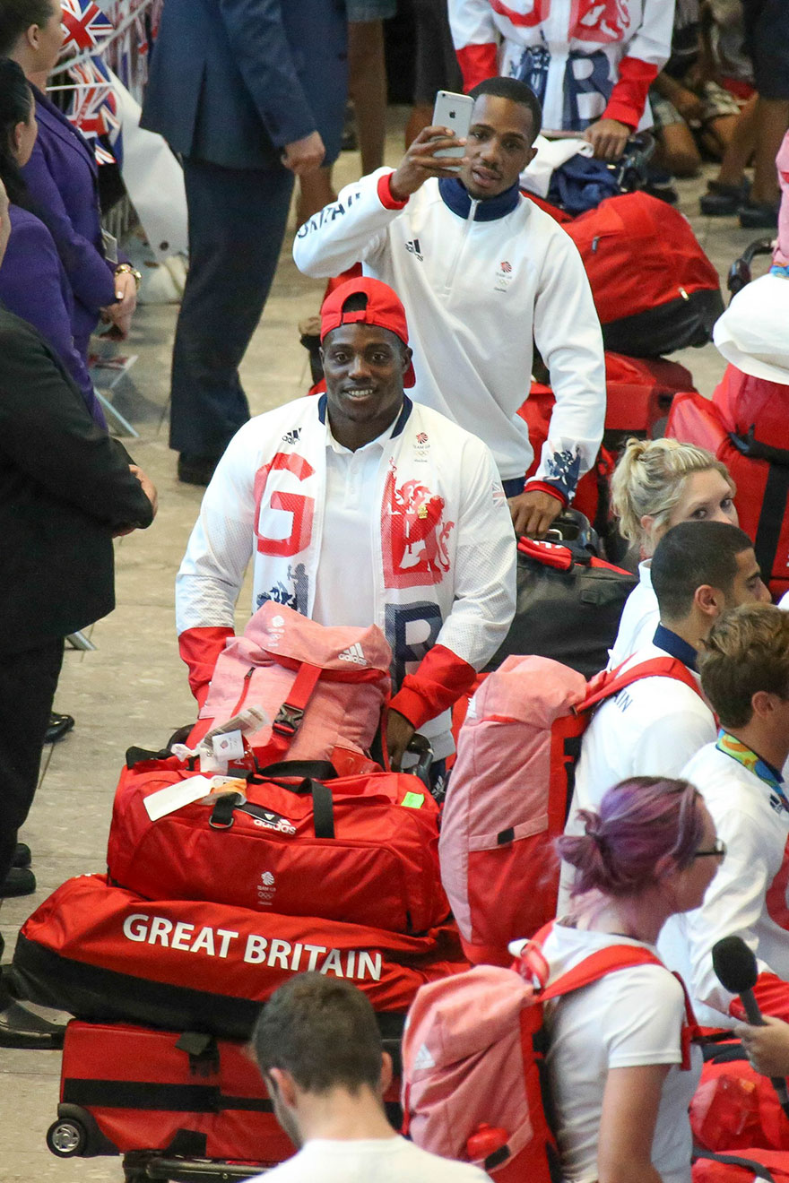 British Olympic Athletes All Have The Same Bag And Nobody Knows Whose Is Whose