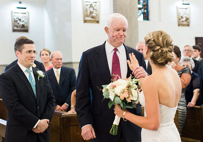 Bride Walked Down The Aisle By Man Who Received Her Father’s Heart (He Was Murdered 10 Years Ago)