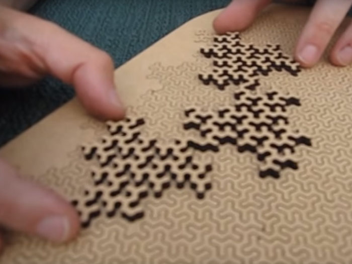 Oddly Satisfying Fractal Puzzle