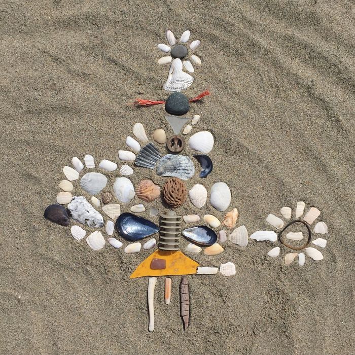 I Create Temporary Beach Mosaics From Things I Find There (Part 2)