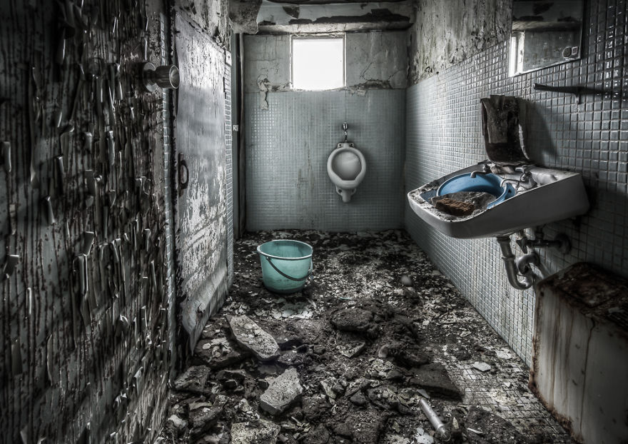 While On Holiday In Japan, I Stumbled Accross This Abandoned Hospital While On Holiday In Japan, I Stumbled Accross This Abandoned Hospital