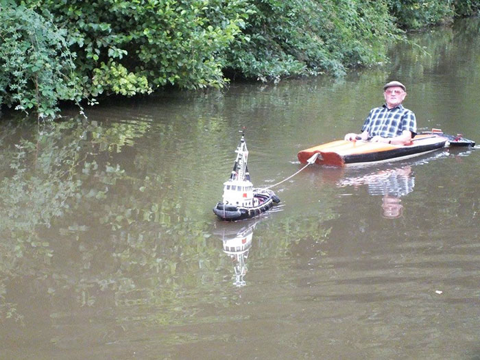 tiny-tug-boat-remote-controlled-mick-carroll-1