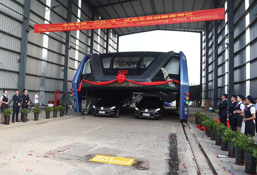 transit-elevated-bus-first-test-ride-qinhuangdao-china-2