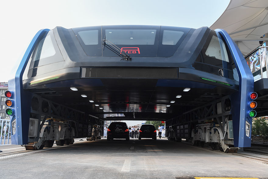 Remember China's Elevated Bus That Drives Over Traffic? Well, They've Actually Built It