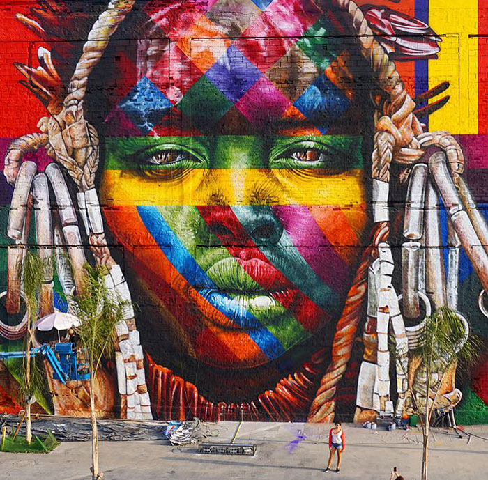 world largest mural street art las etnias the ethnicities eduardo kobra rio olympics brazil 7 - Murais de Graffiti de Eduardo Kobra pelo mundo