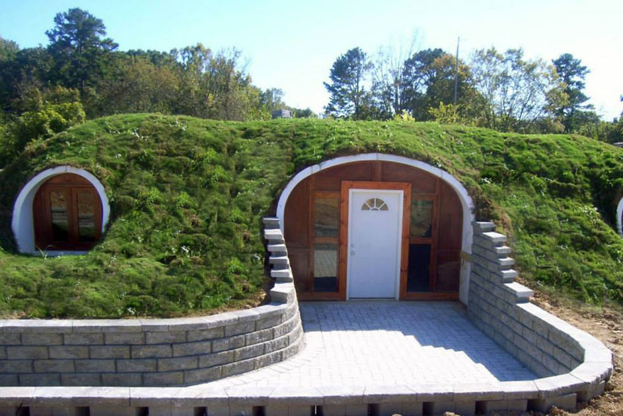 Build Your Own Hobbit Home In Less Than 3 Days