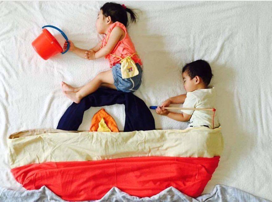 Japanese Mom Took Picture Of Her Twins When They Are Sleeping