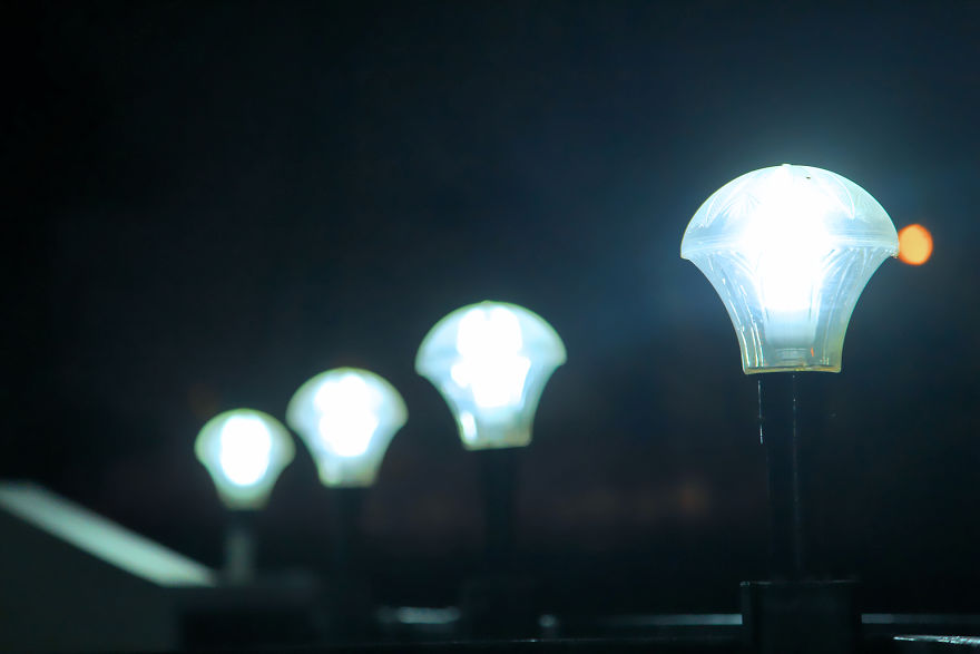 Photographing Light Sources