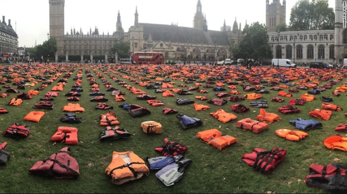 2,500 Life Jackets Lay The Parlament Square In London To Represent The Refugees Who Died Trying To Reach Europe