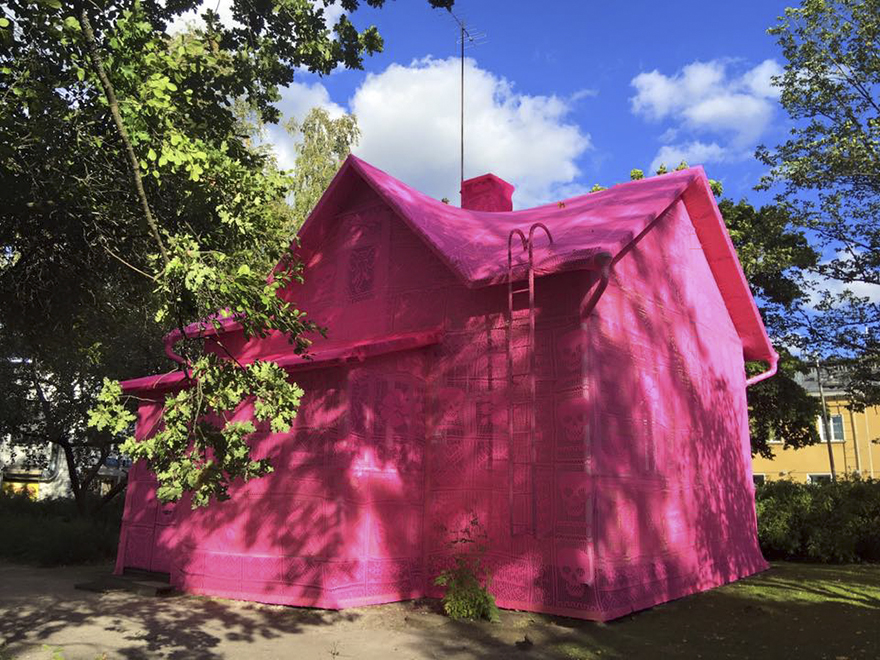Polish Artist Covers A 100-Year-Old House In Finland With Pink Crochet | Bored Panda