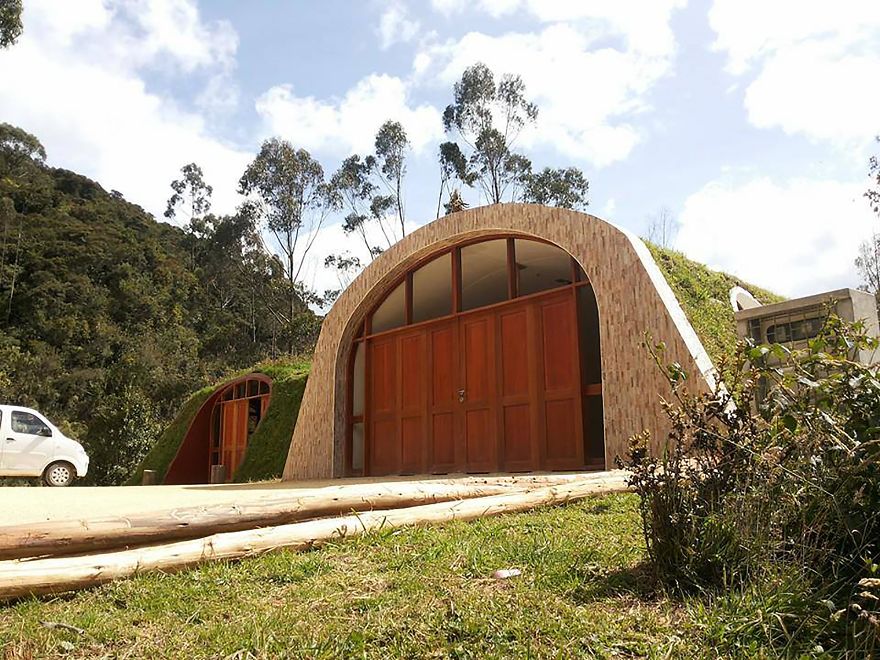 Build Your Own Hobbit Home In Less Than 3 Days