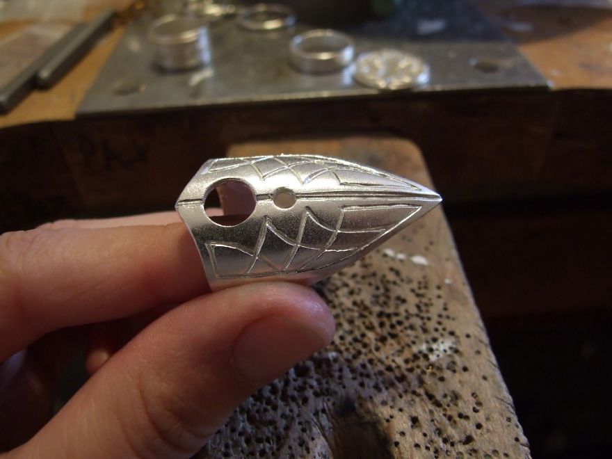 From Wax To Jewelry: I Handcrafted A Silver Claw Ring