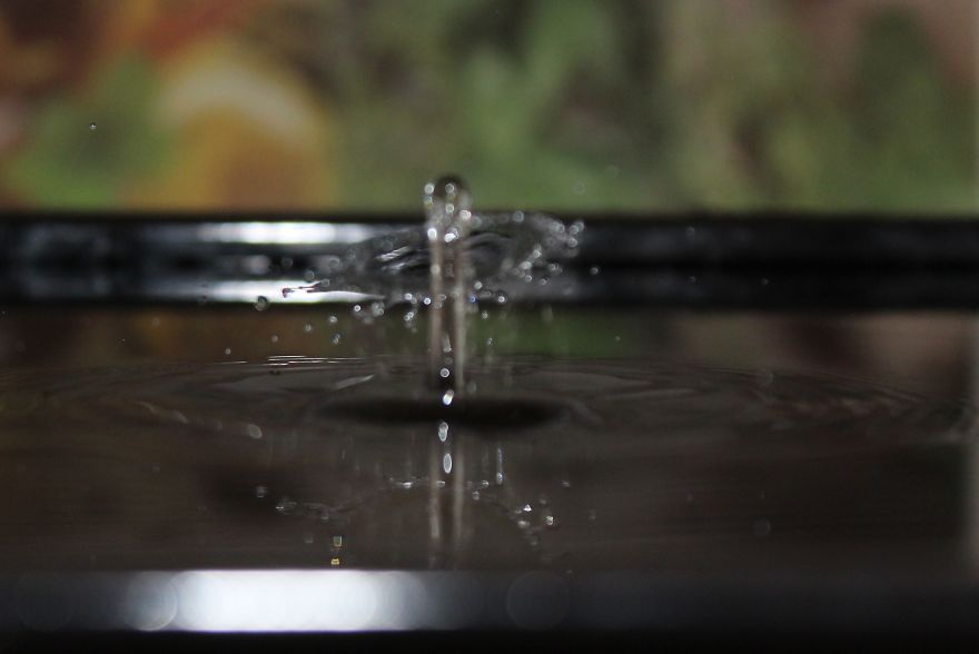 Water Drops Colide